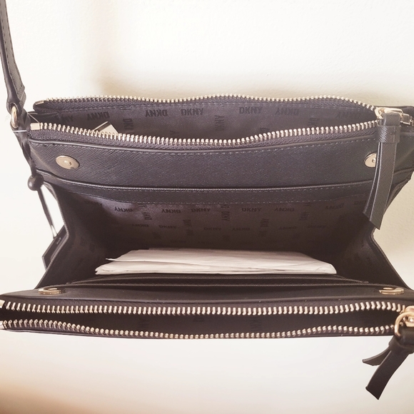 DKNY Crossbody lots of pockets - Picture 5 of 8